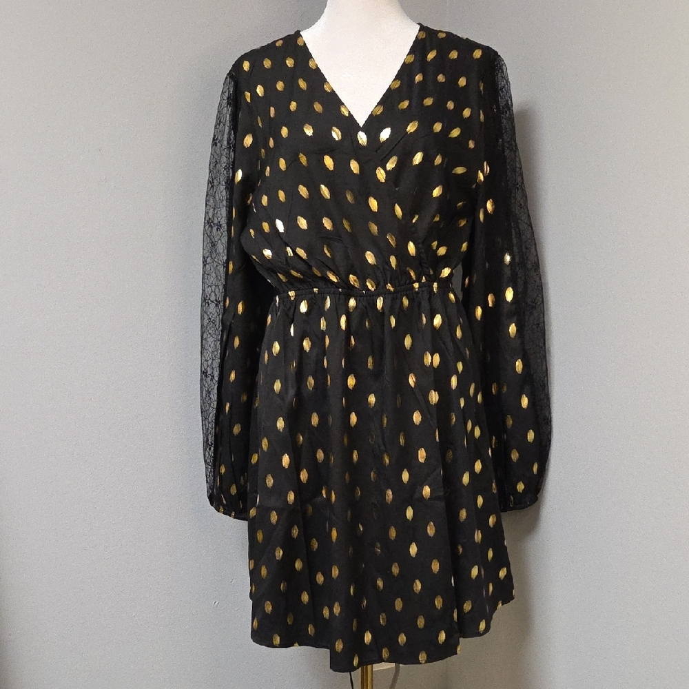 Black and Gold Long Sleeve V-Neck Cocktail Dress